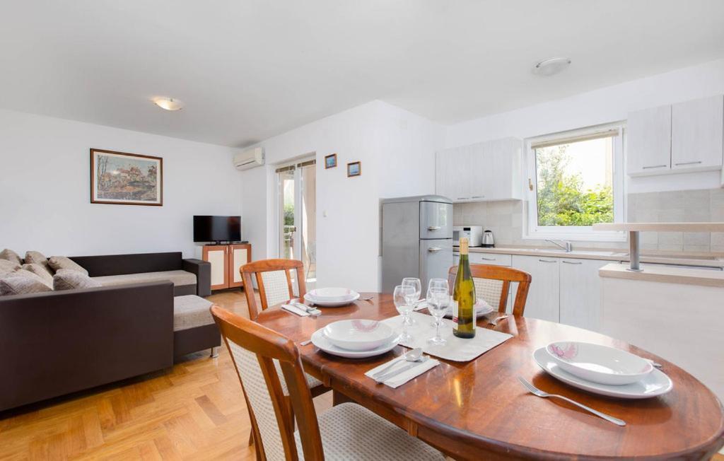 Apartments Dunja Малинска Экстерьер фото
