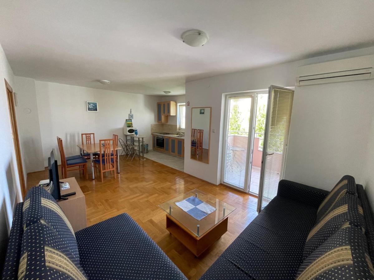 Apartments Dunja Малинска Экстерьер фото