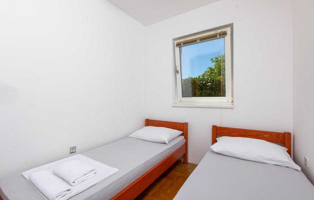 Apartments Dunja Малинска Экстерьер фото