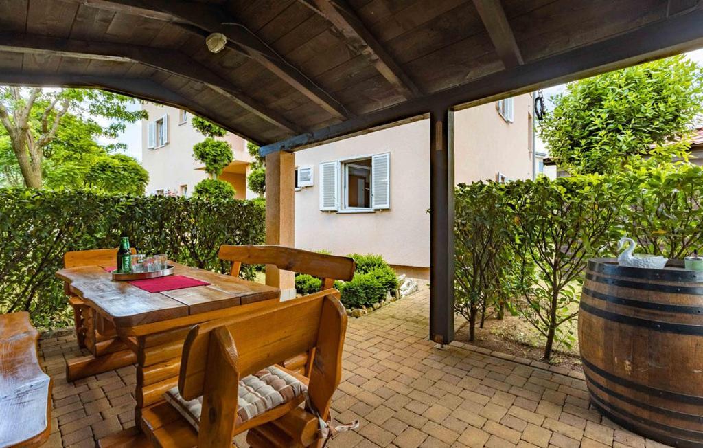 Apartments Dunja Малинска Экстерьер фото