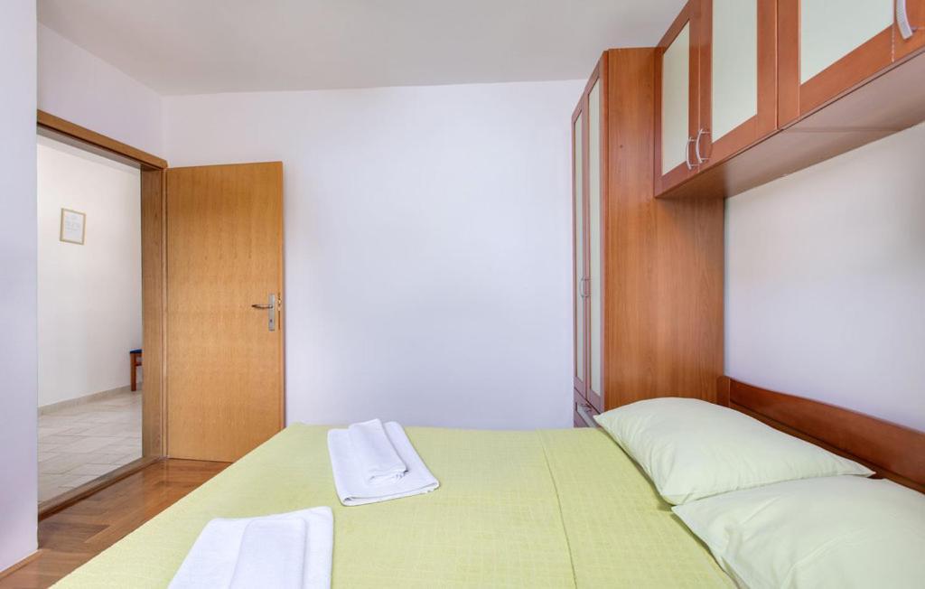 Apartments Dunja Малинска Экстерьер фото