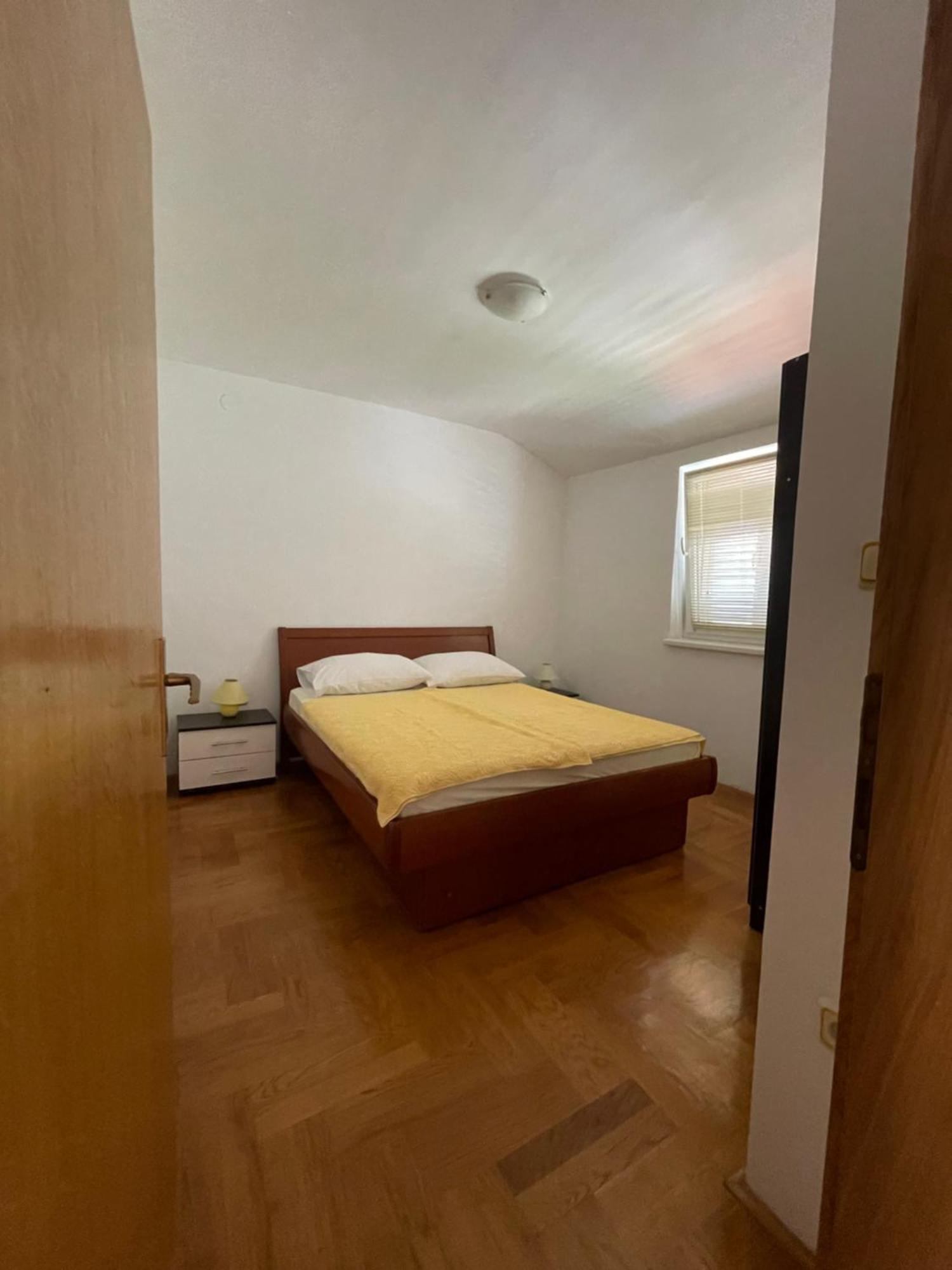 Apartments Dunja Малинска Экстерьер фото