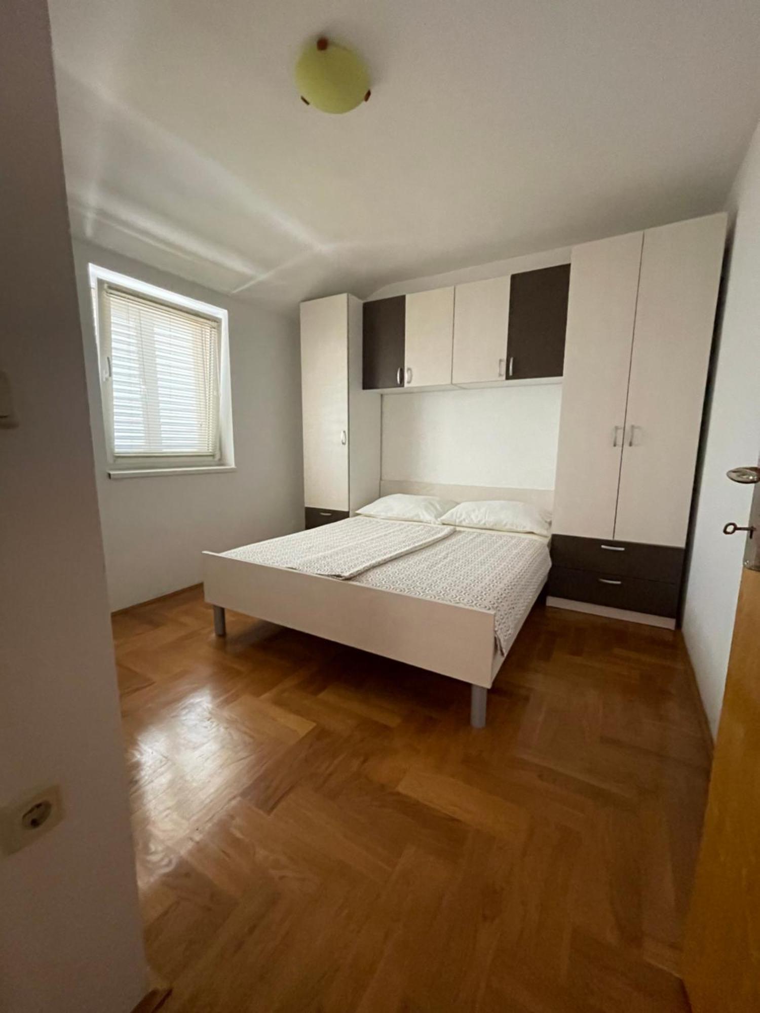 Apartments Dunja Малинска Экстерьер фото